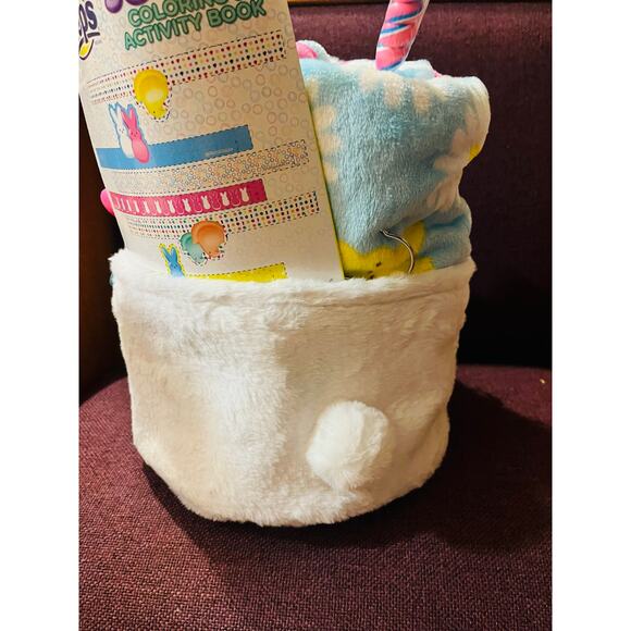 Peeps adorable Easter bundle 50 x 70 soft throw, book, chalk, bubbles, basket - Picture 6 of 8